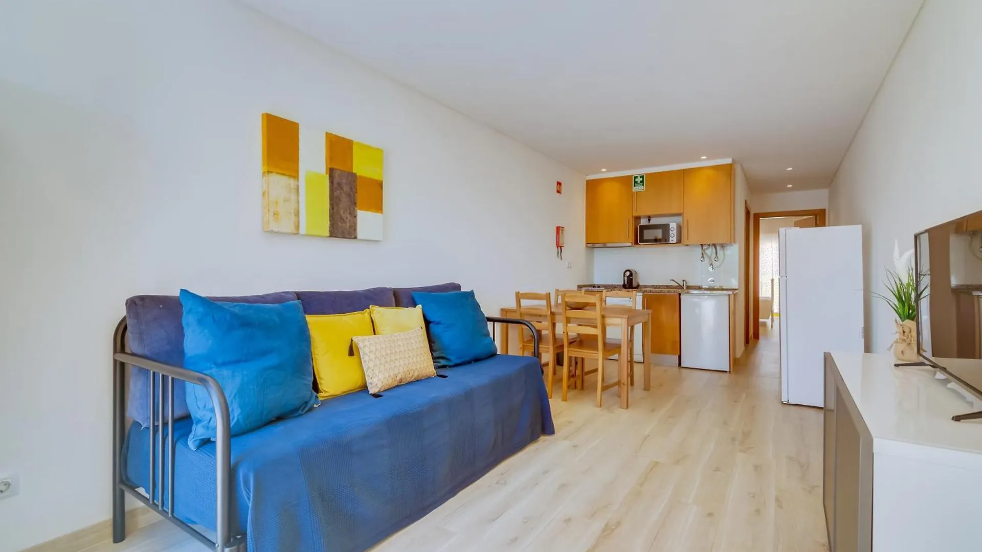 Side Villas - 1Bdr Retreat With Bbq & Patio Quarteira 0*,  Portugal