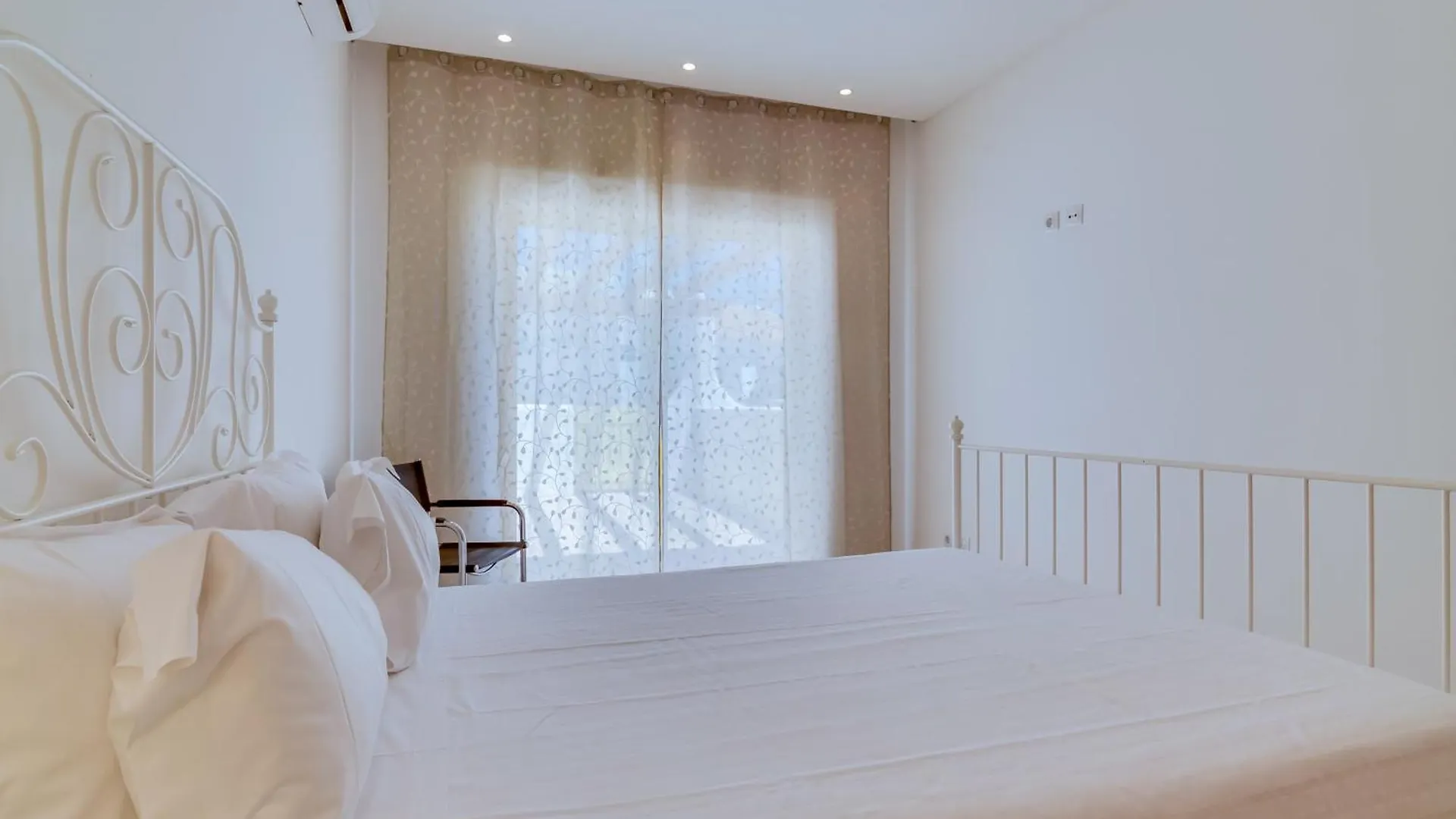 Side Villas - 1Bdr Retreat With Bbq & Patio Quarteira 0*,  Portugal