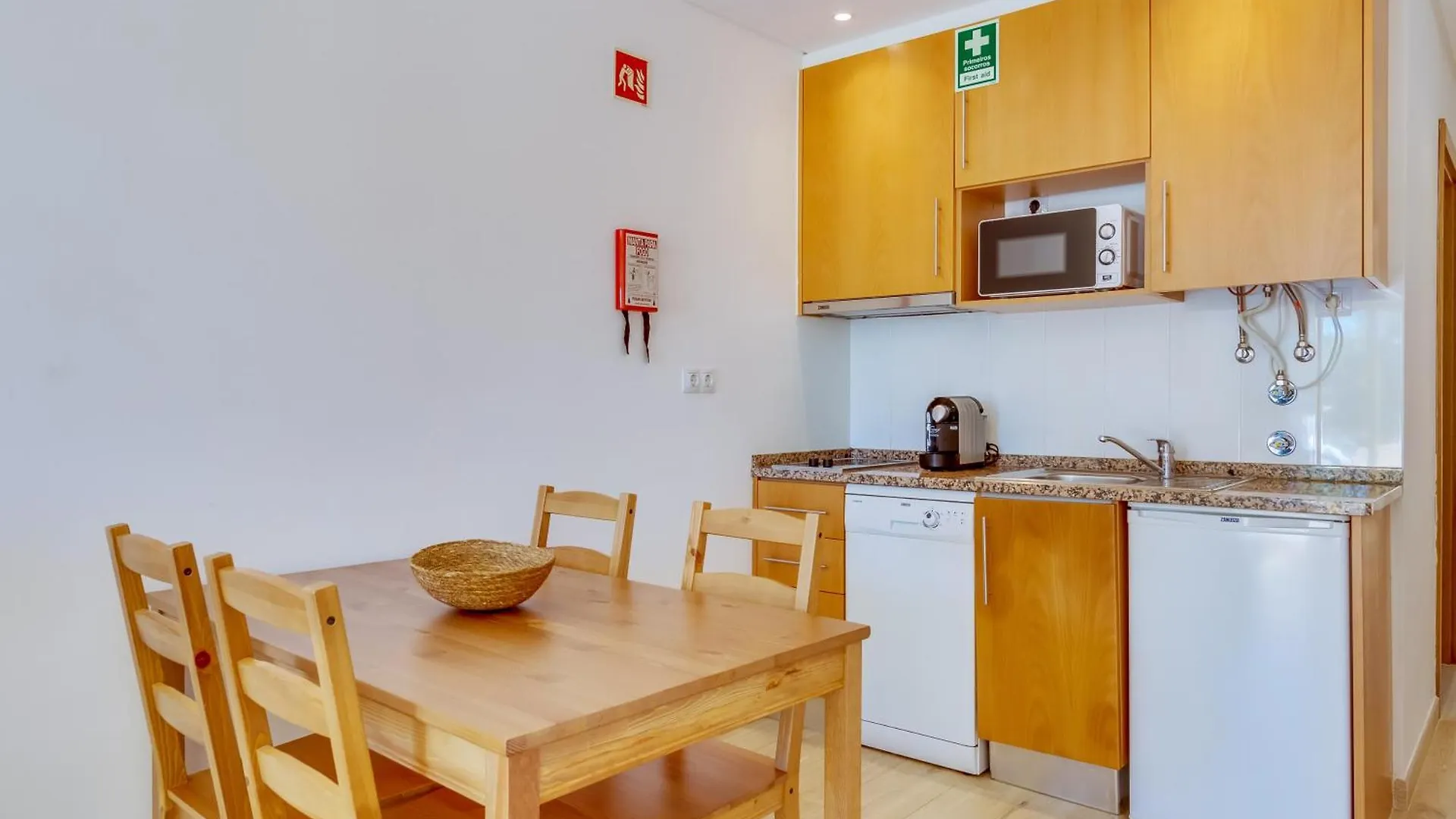 Side Villas - 1Bdr Retreat With Bbq & Patio Quarteira 0*,