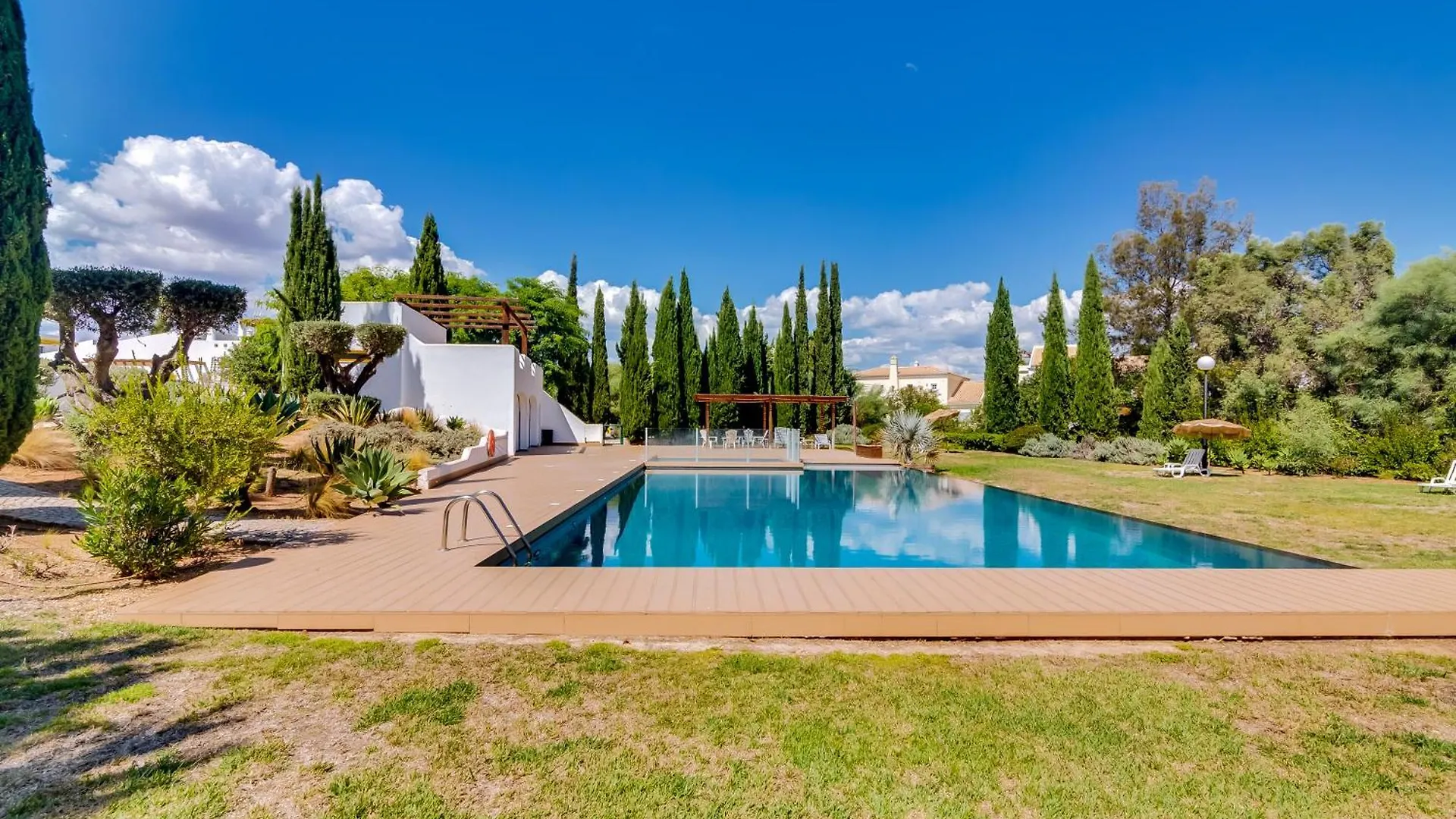 Side Villas - 1Bdr Retreat With Bbq & Patio Quarteira